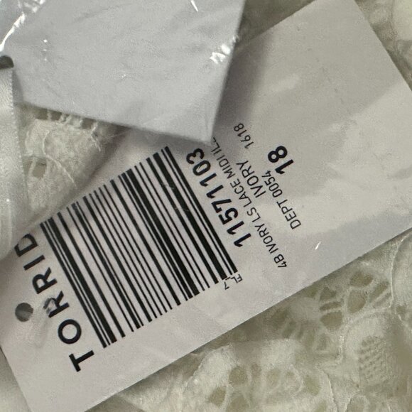 Plus Size Torrid Ivory Lace Tea-Length Wedding Dress Size 24 and Size 18 - Picture 8 of 13